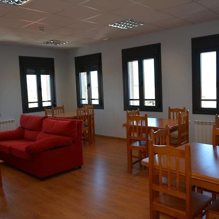 Albergue Villa Nava De La Asuncion Екстериор снимка